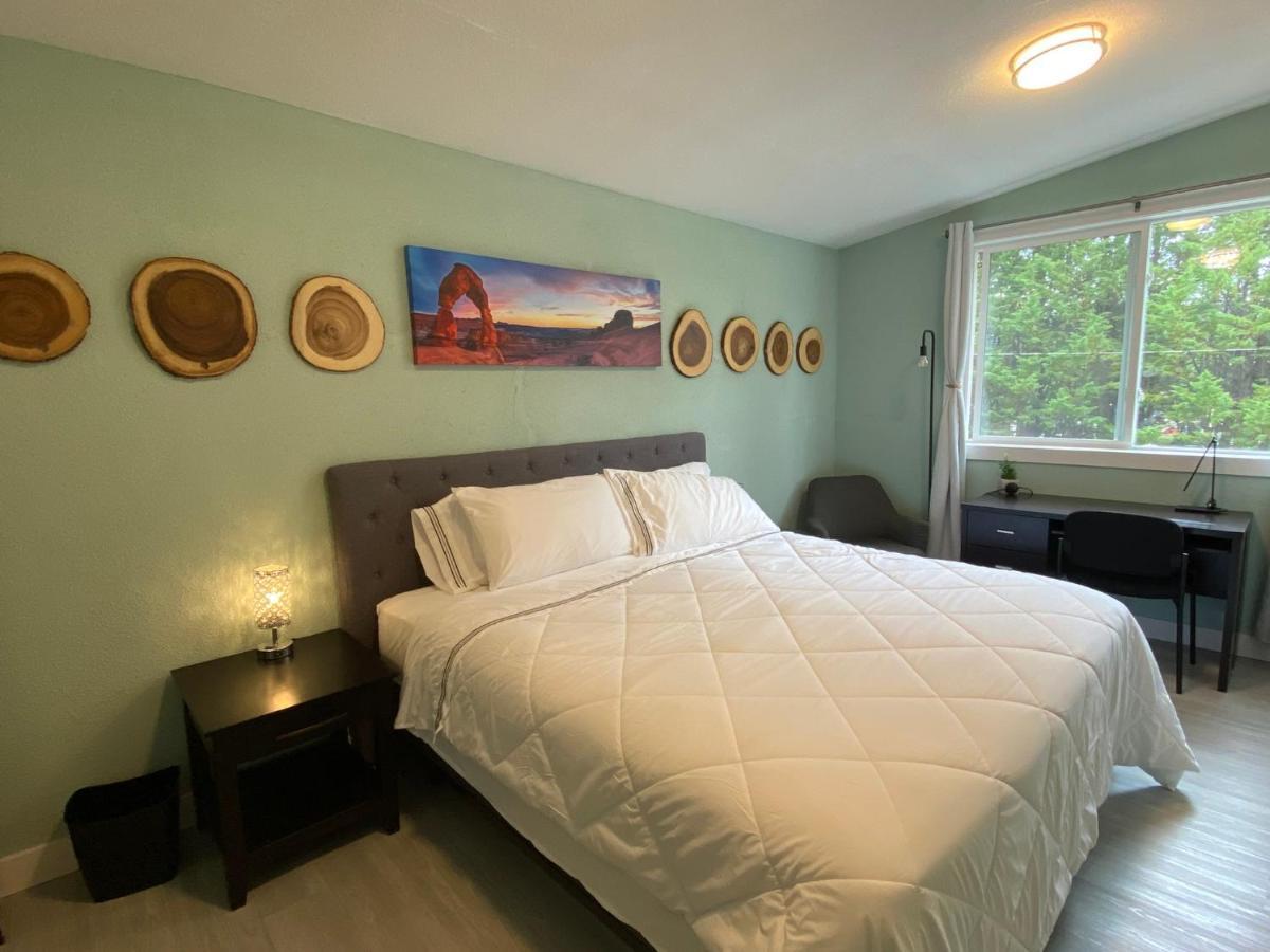 Hudson Homes Bnb Saanich Экстерьер фото