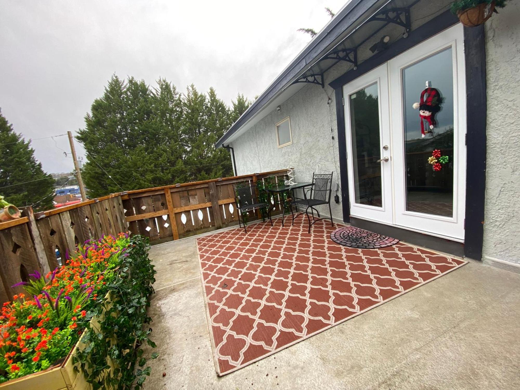Hudson Homes Bnb Saanich Экстерьер фото