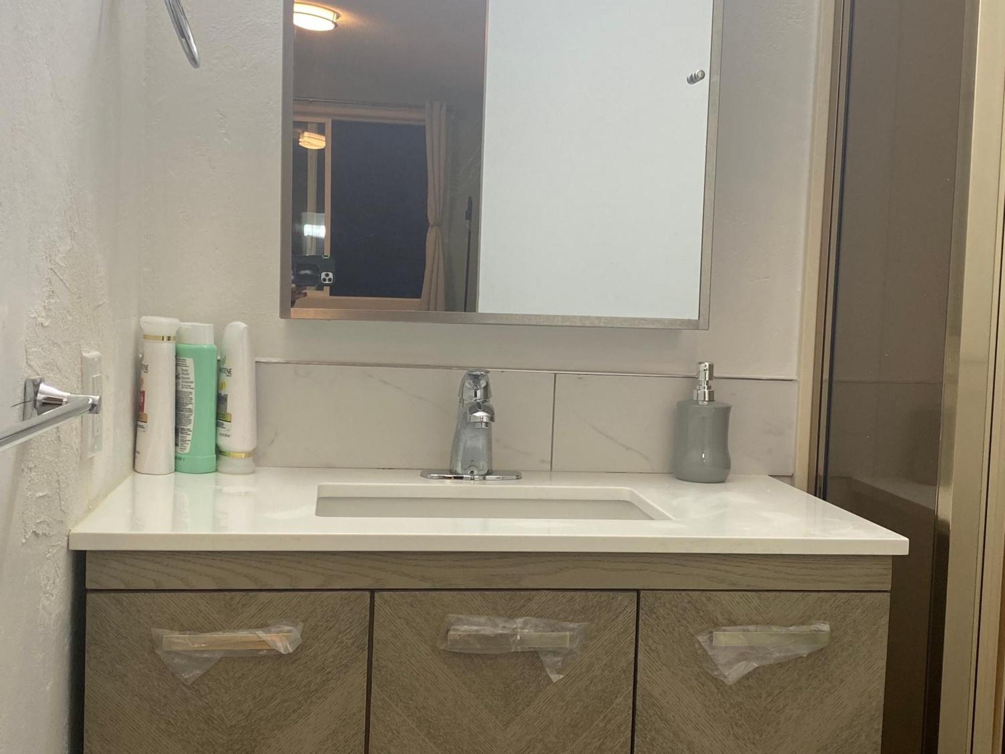 Hudson Homes Bnb Saanich Экстерьер фото